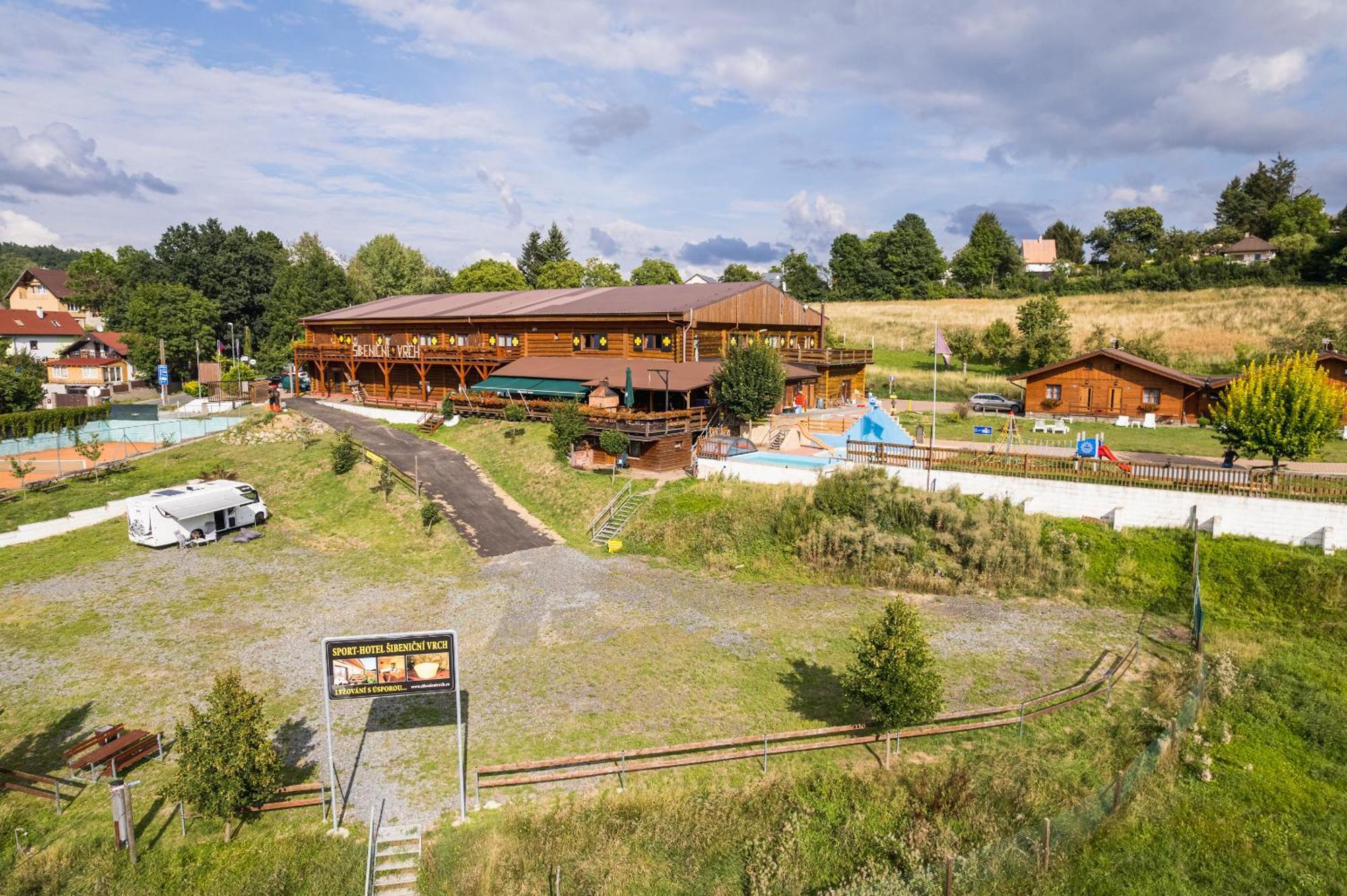 Sport-hotel Šibeniční vrch Mnichovice Exterior foto